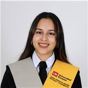 Profesor de inglés para reforzar las clases del colegio o instituto haciendo las clases mas dinámicas y fáciles de entender.